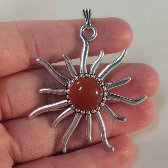 Silver Sun Corona Red Agate Necklace Pendant 45mm Women's Party Gift - Picture 1 of 3